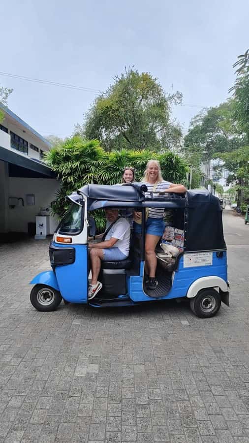 Colombo Tuk Tuk Tour with Entry Fees & Food Included - How much can you really see for $20?