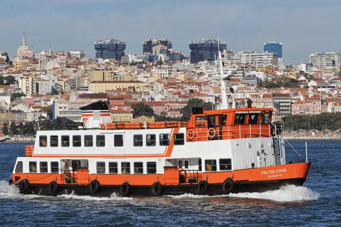 Cristo Rei Tuk-Tuk and River Cruise (2:45h) - Returning across the Tagus by ferry