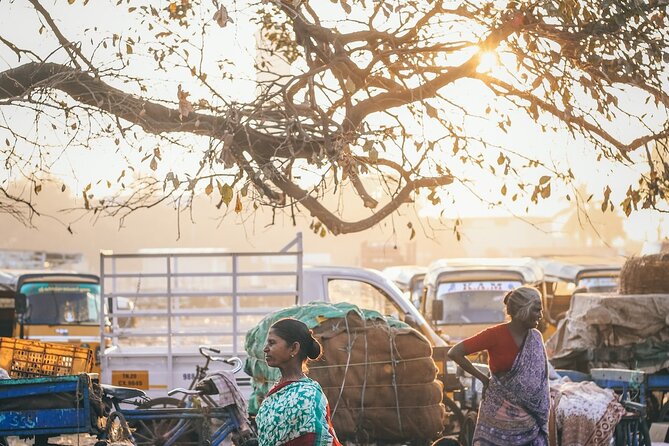 Delhi: Explore Old Delhi on Tuk Tuk with Shopping and Street Food - Snacks, sweets, and the practical food question