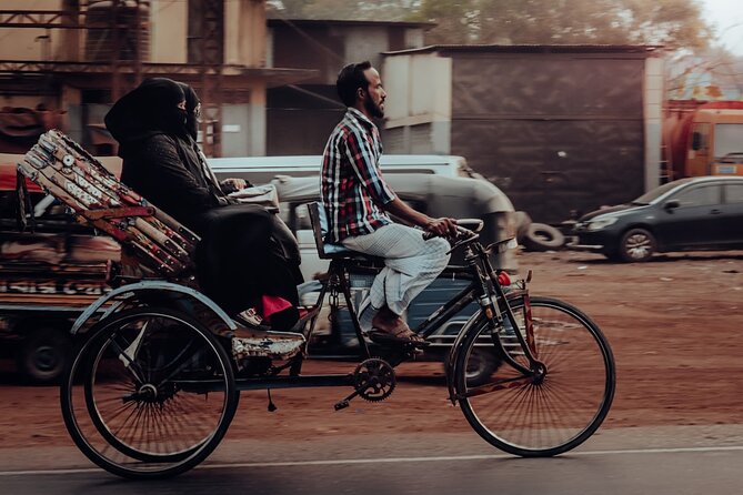 Delhi: Explore Old Delhi on Tuk Tuk with Shopping and Street Food - Rolling through Chandni Chowk and Khari Baoli