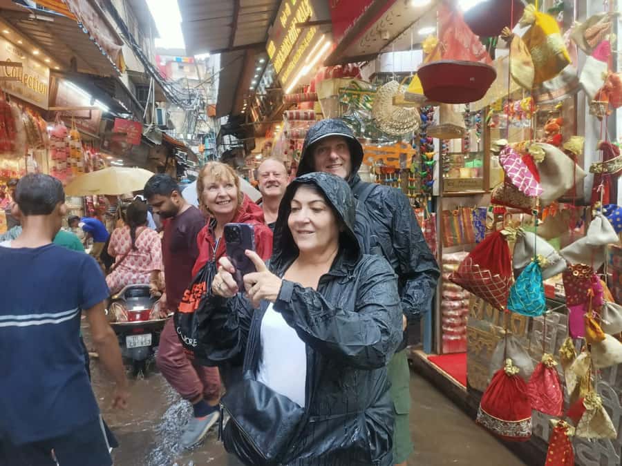 Delhi: Half or Full-Day Private Tour with Tuktuk Ride - The Spice Market, Where Delhi Smells Different