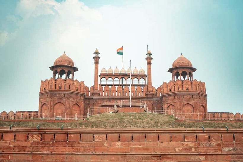 Delhi: Old City Guided Tour with Rickshaw Ride & Pickup - Pickup and driving make the route practical