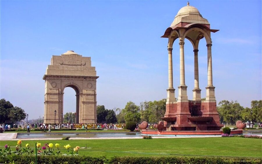Delhi: Old Delhi City Tour with Tuk Tuk Ride & Street Food - Transport, guides, and the private format
