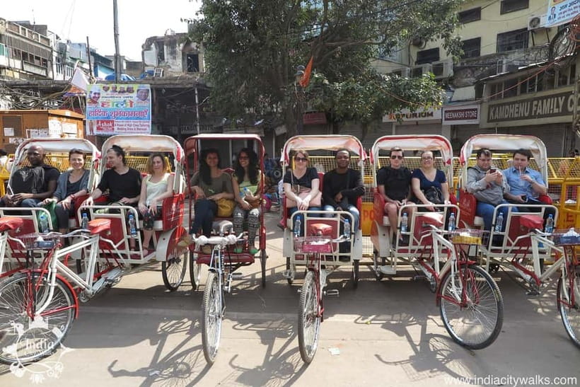 Delhi: Old Delhi Guided Tour with Rickshaw & Entry Tickets - Why Old Delhi works best with a guide