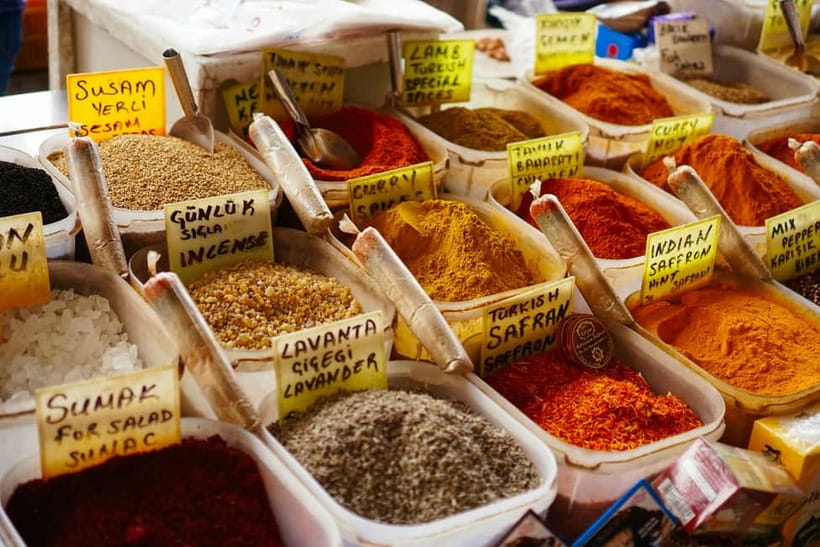 Delhi: Old Delhi Tour with Rickshaw Ride & Hotel Pickup - Khari Baoli and the smell of Delhi’s spices