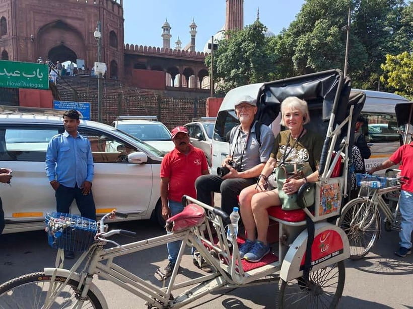 Delhi: Old Delhi Tour with Rickshaw Ride & Hotel Pickup - Comfort, clothing, and pace
