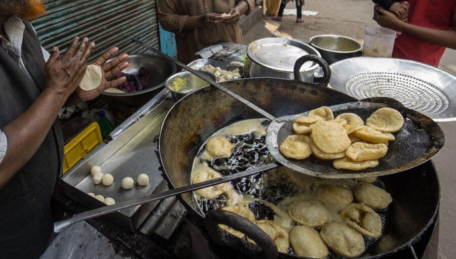 Delhi: Private Chandni Chowk, Food Tasting, & Tuk-Tuk Tour - What the $14 price really offers
