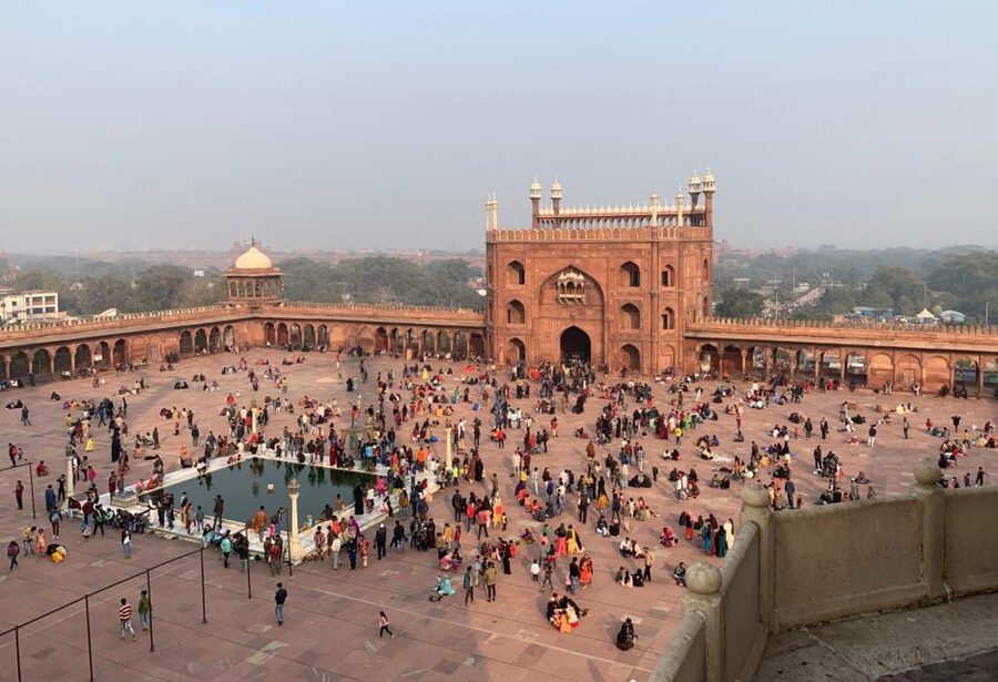 Delhi: Private Chandni Chowk, Food Tasting, & Tuk-Tuk Tour - Jama Masjid and the scale of Mughal Delhi