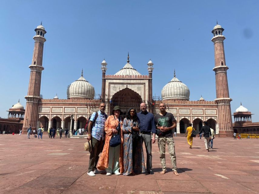 Delhi: Private Chandni Chowk, Food Tasting, & Tuk-Tuk Tour - Chandni Chowk on foot and by tuk-tuk