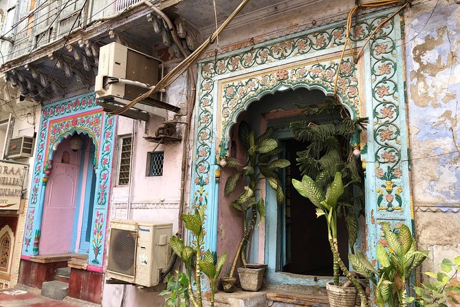 Delhi Rickshaw Tour: Explore Old Delhi Hertiage by Cycle Rickshaw - Fatehpuri Mosque and the approach to Khari Baoli