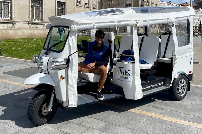 Discover Coruña 1 hour Private Tour in Tuk tuk - Key points at a glance