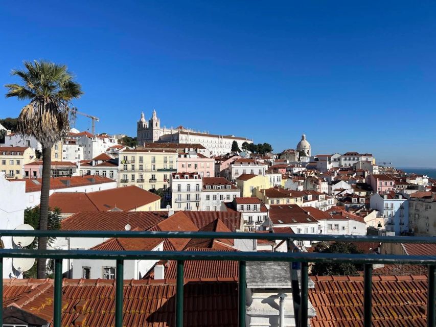 Discover Lisbon 4h Tuk Tuk - Alfama, São Vicente, and the National Pantheon