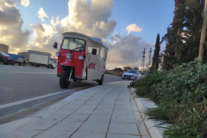 Discover Malta by Tuk Tuk Mdina Tour - Mdina Gate, the grandest photo stop