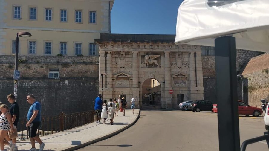 Eco tuk tuk Highlights of Zadar - Roman Forum: the best place for context