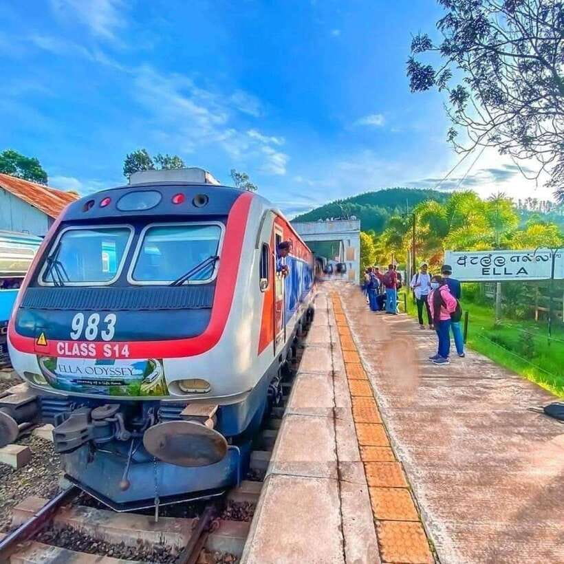 Ella: Adventure day trip to explore Ella by tuk tuk - Demodara Loop and the old railway