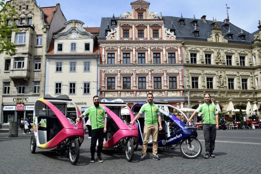 Erfurt: Private Guided Classic Old Town E-Rickshaw Tour - The final sweep across Krämerbrücke