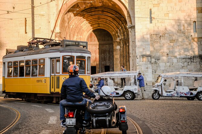 Expert Plus Lisbon Tour with Local Guide in Private Eco Tuk Tuk - From MAAT to Cais do Sodré