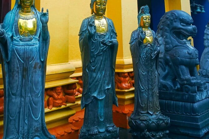 Explore Colombo City Highlights in a Private Tuk Tuk - Dutch Hospital and the Cargills building
