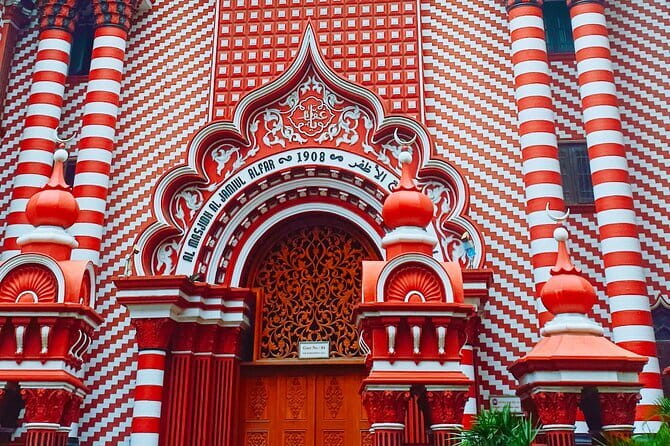 Explore Colombo City Highlights in a Private Tuk Tuk - Galle Face, the Old Parliament, and Port City