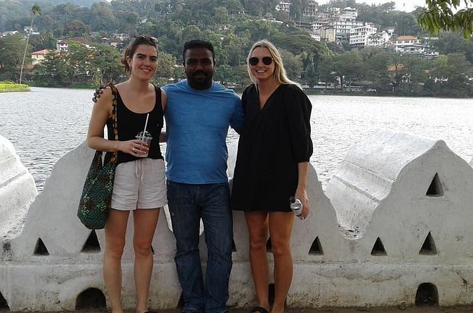Explore Kandy Full Day Tuk Tuk City Tour - Kandy View Point: finish above the city