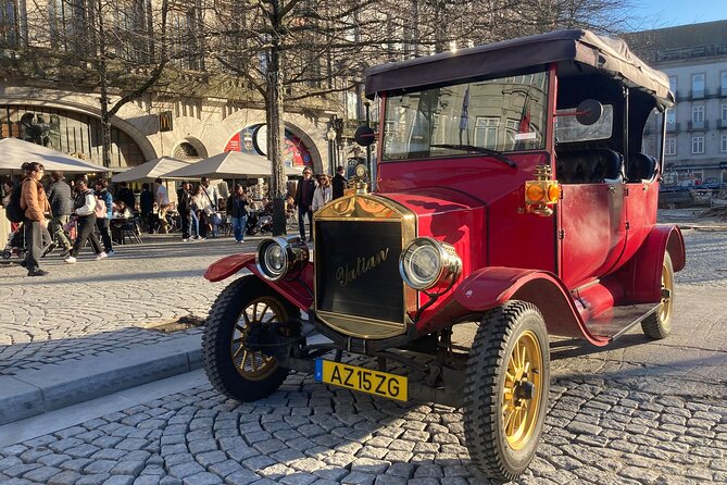 Explore Porto Aboard A Classic Tuk-Tuk tour 1h - Porto Cathedral and the city’s oldest views