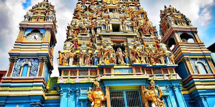 Explore The Colombo City by Private Tuk Tuk or Car - Gangaramaya Temple beside Beira Lake