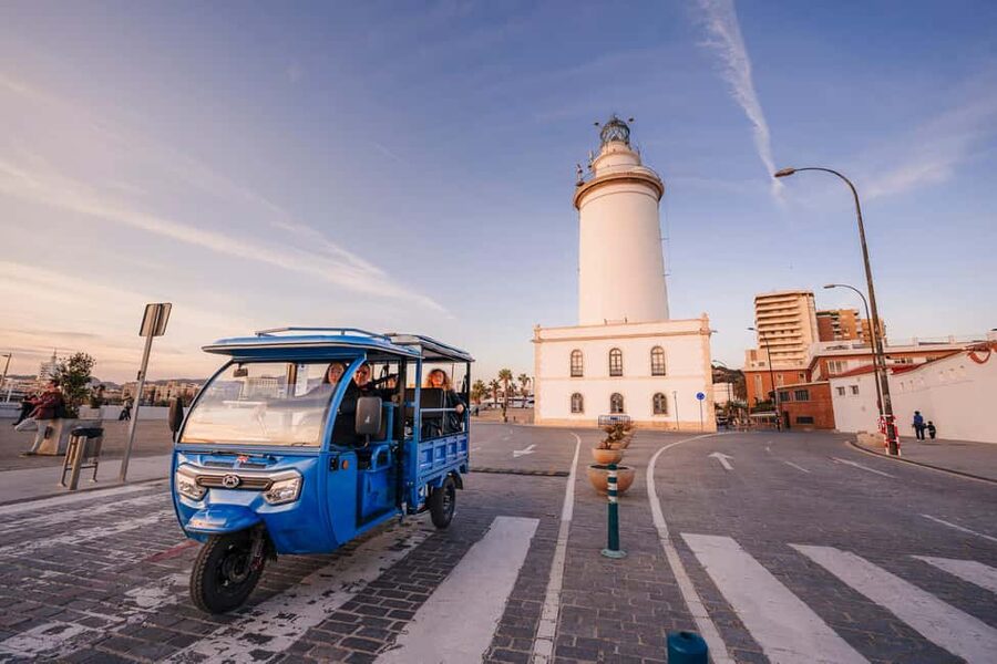 Express Tuk-Tuk Tour in Malaga: Gibralfaro Viewpoint and Photography - A fast way to see Málaga from above