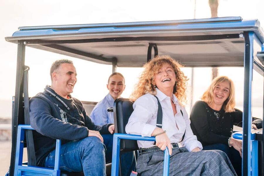 Express Tuk-Tuk Tour in Malaga: Gibralfaro Viewpoint and Photography - The guide can make or break the experience