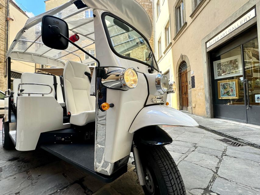 Florence: Eco Golf Car & e Tuk Tuk City Tour - What the guides add to the ride