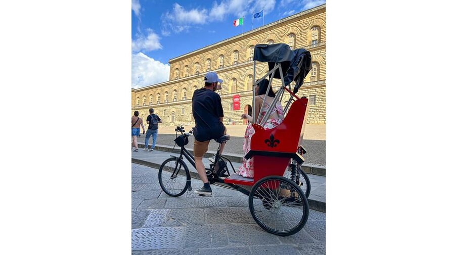 Florence: Tour of Florence by rickshaw - The Small Details Make the Ride Better