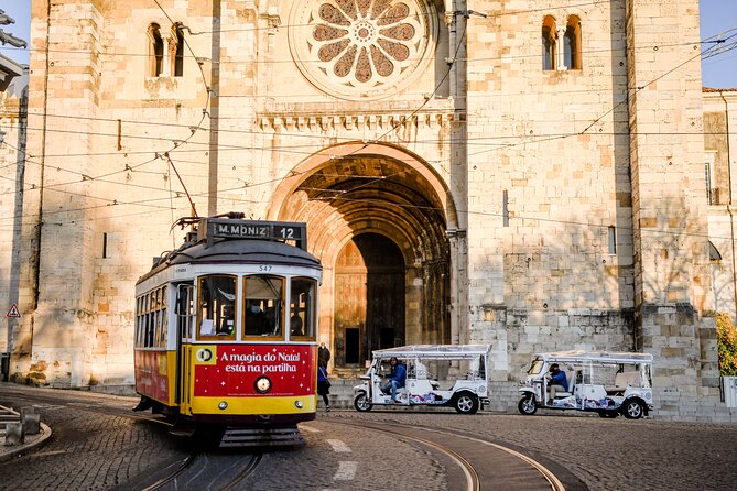 Food & Wine Lisbon Tour with Local Guide in Private Eco Tuk Tuk - From Cais do Sodré to the old center