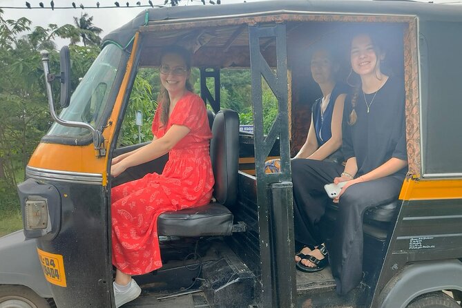 Fort Kochi Sightseeing Tuk-Tuk Tour - St. Francis Church and the Chinese Fishing Nets