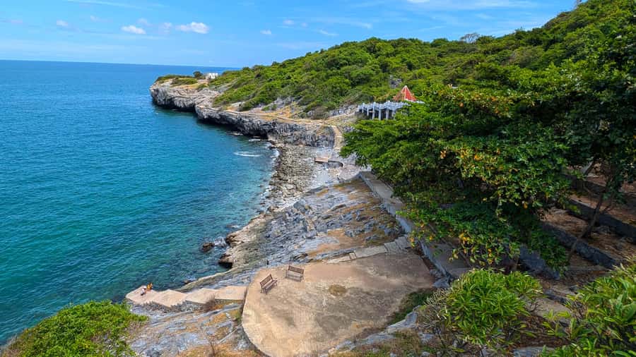 From Bangkok: Day Tour Koh Sichang Island with Tuktuk Tour - Timing, communication, and comfort
