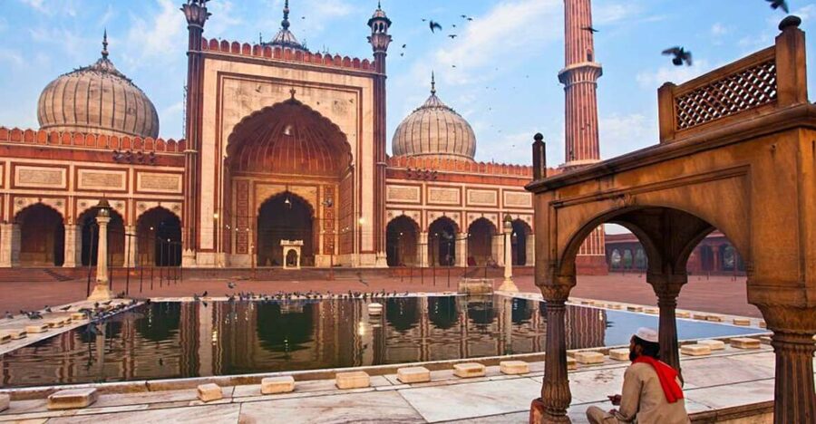 From Delhi: 3-Hour Old Delhi Tuk-Tuk Tour with Pick-up - Why a tuk-tuk works in Shahjahanabad