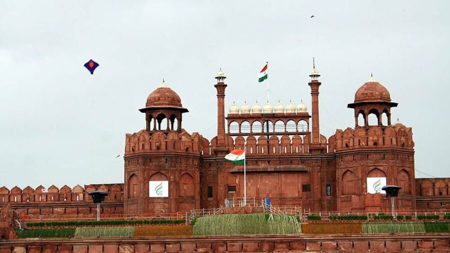 From Delhi: 3-Hour Old Delhi Tuk-Tuk Tour with Pick-up - The Jain temple and charitable bird hospital