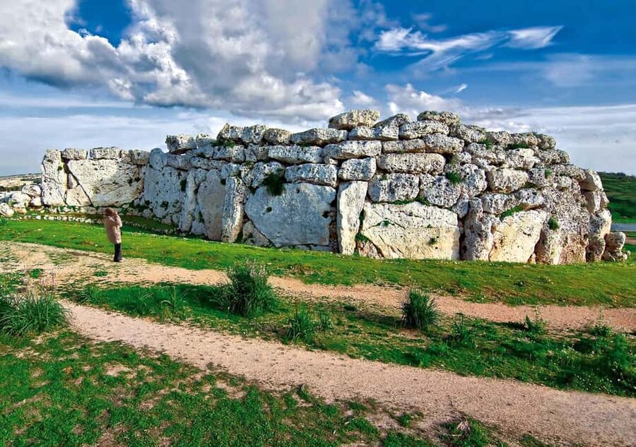 From Malta: Gozo Tuk-Tuk Tour with Comino Mini Cruise - Dwejra Bay and Ta’ Pinu
