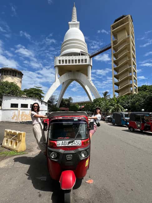 From Negombo: Colombo City Tour by Tuk Tuk with Hotel Pickup - The Negombo departure and road to Colombo