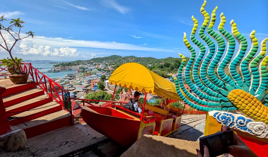 From Pattaya: Day Tour Koh Sichang Island with Tuktuk Tour - Leaving Pattaya by private taxi
