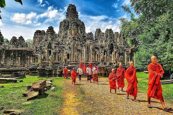 Full day by TUK TUK - Passing through Angkor Thom’s ancient gates