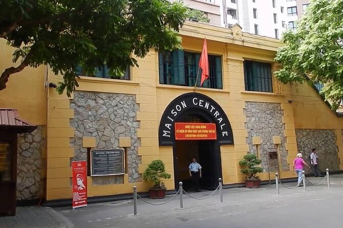 Full Day Private Luxury Tour with Cyclo in Hanoi - Temple of Literature and Vietnam’s scholar tradition