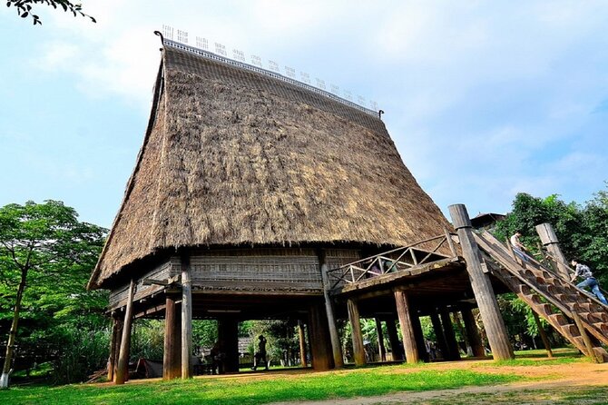 Full Day Private Luxury Tour with Cyclo in Hanoi - Hoa Lo Prison and the difficult side of Hanoi’s past