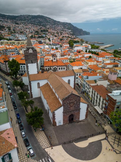 Funchal : 1 hour City Tour by Tuk-Tuk - Key points at a glance