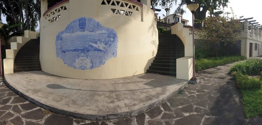 Funchal: Guided City Tuk-Tuk Tour - Vila Guida and the First Big View