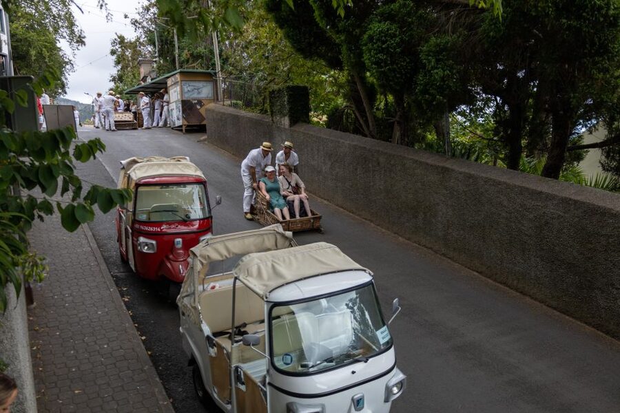Funchal: Guided Tuk Tuk Tour to Toboggan Rides & Old Town - The value of the timing and small-group format
