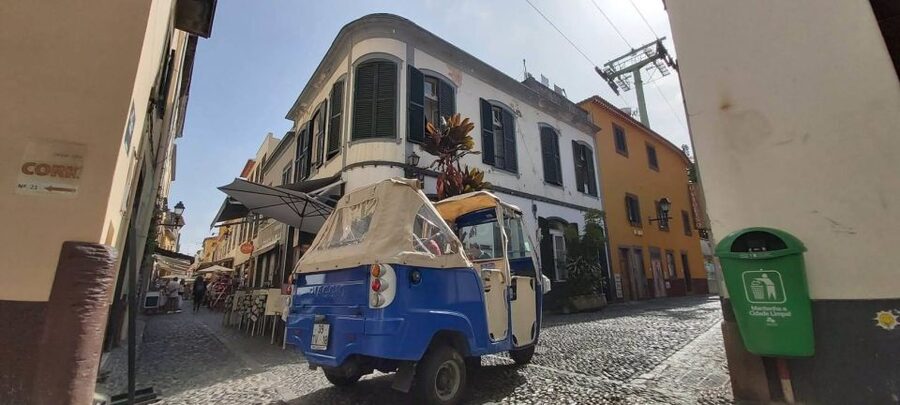 Funchal: Monte Toboggan and Old Town Tour by Tuk-Tuk - What happens when the sleds are closed