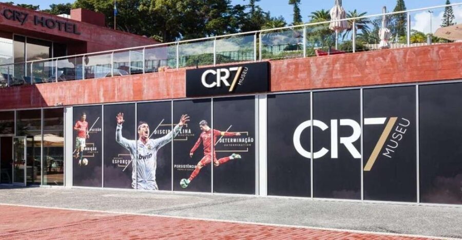 Funchal: Old Town Tuk Tuk Tour with Drop-Off at CR7 Museum - The Old Town and its 16th-century beginnings