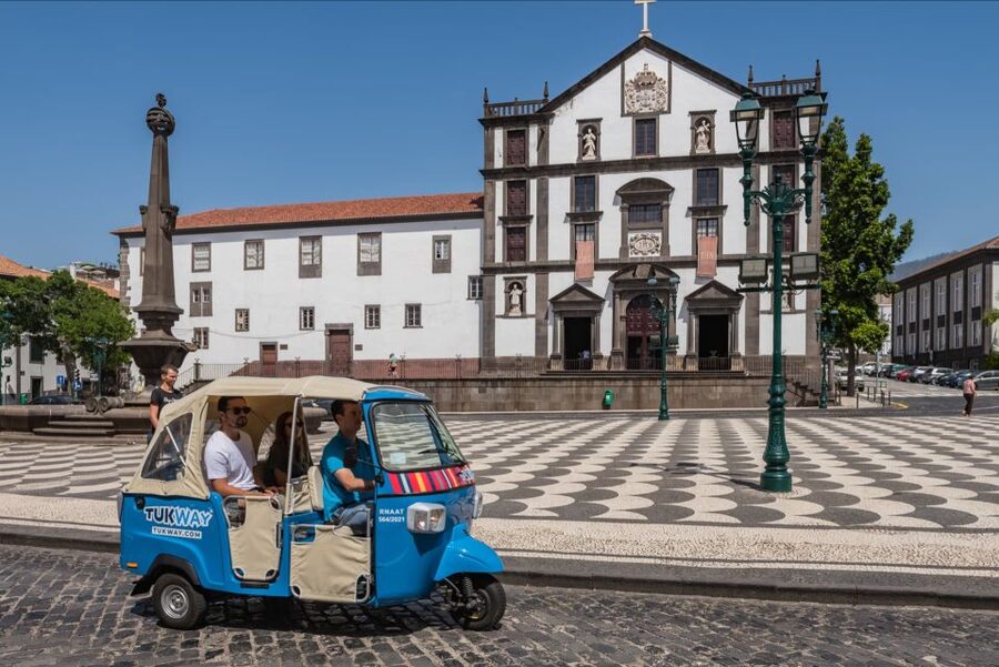 Funchal: Private Customizable Guided Tour by Tuk-Tuk - Monte, gardens, and the famous toboggans
