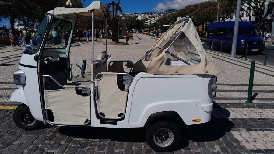 Funchal: Private Guided Tour of Historic Center by Tuk Tuk - Panoramic stops and time for photographs