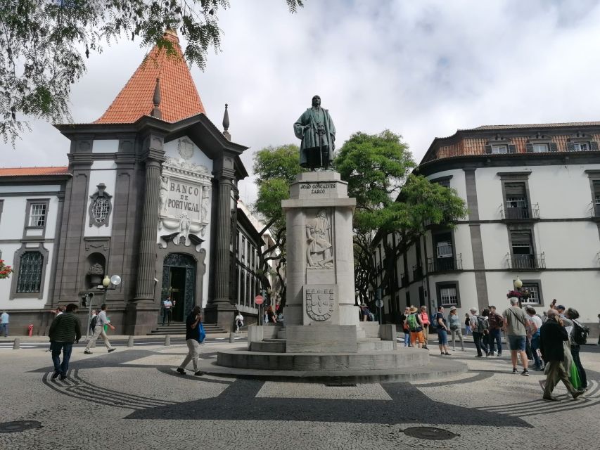 Funchal: Private Guided Tour of Historic Center by Tuk Tuk - What the one-hour schedule really gives you