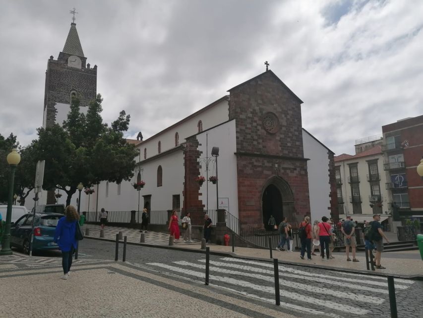 Funchal: Private Guided Tour of Historic Center by Tuk Tuk - Price, pickup, and practical value